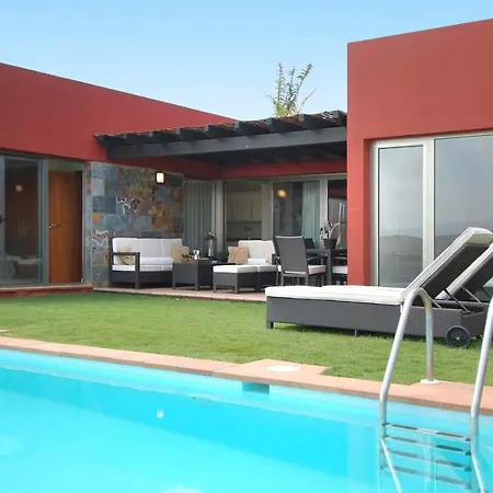 Villa Par 4 12 *